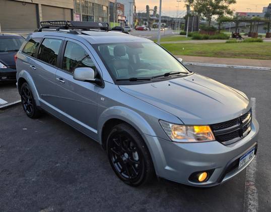 DODGE JOURNEY 3.6 RT V6 GASOLINA 4P AUTOMÁTICO DODGE JOURNEY 3.6 RT V6 GASOLINA 4P AUTOMÁTICO